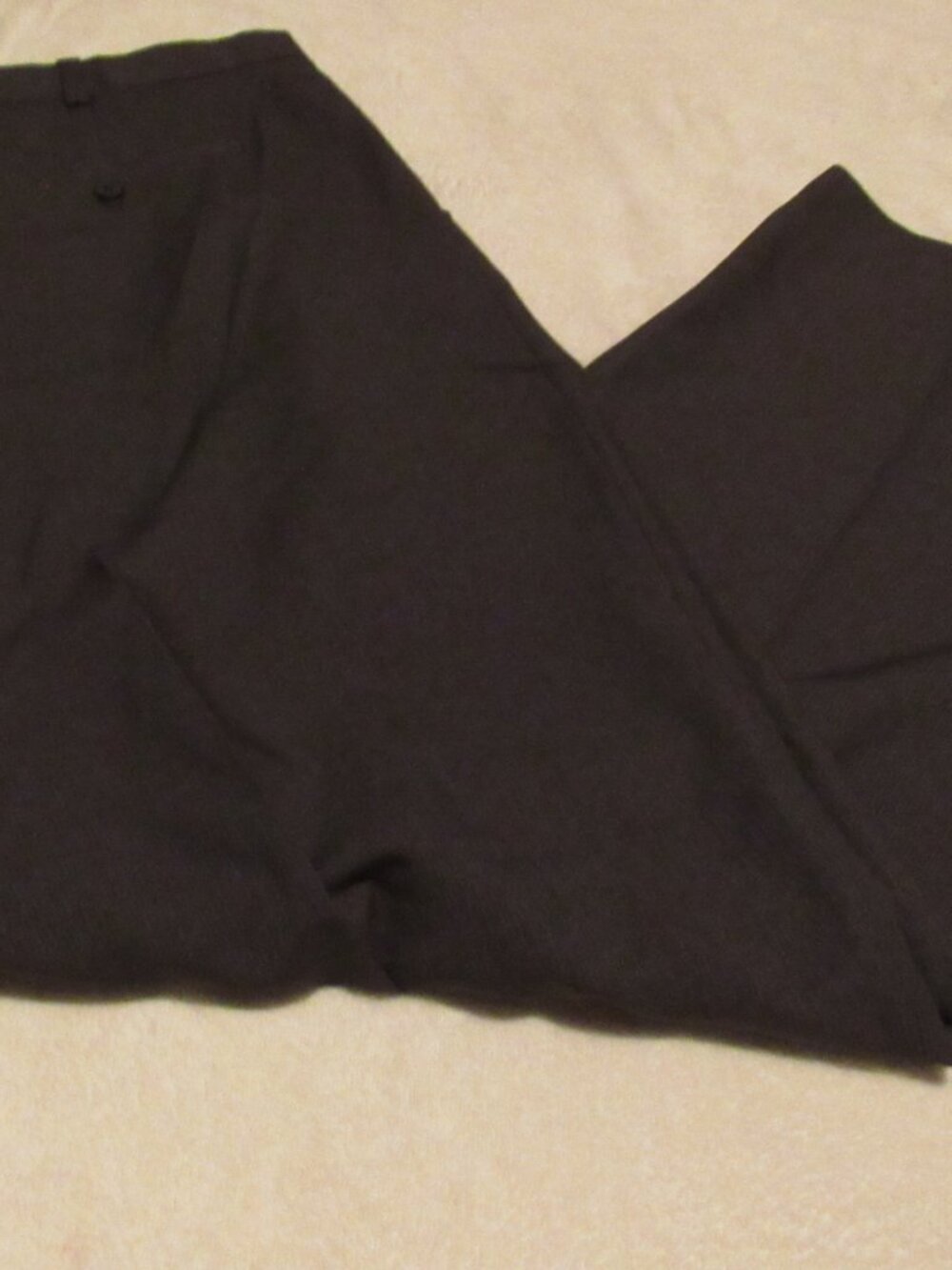 Geoffrey Beene Traditional Fit Dark Grey Pin Stripe Size 44x32 NWT